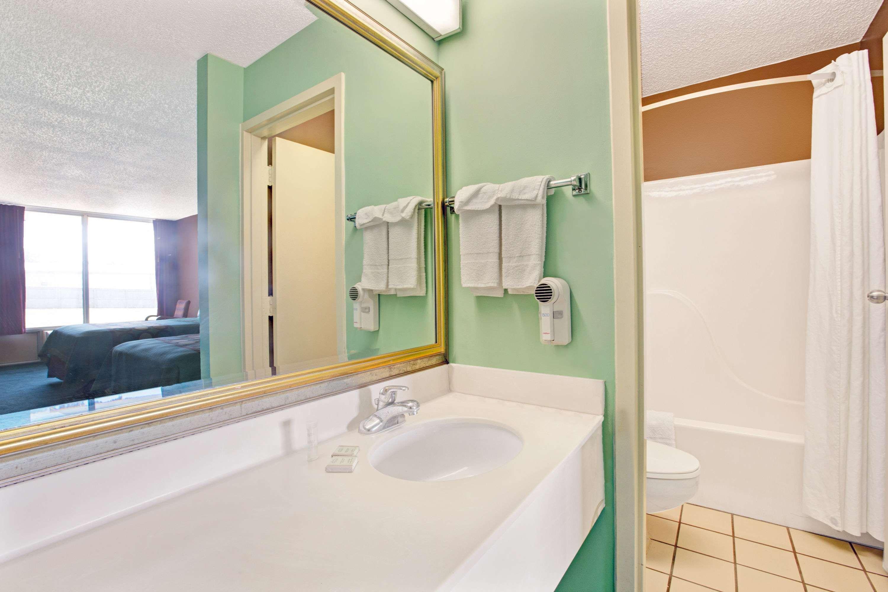 Hotel Super 8 By Wyndham Gaffney Esterno foto